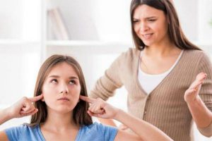 psicóloga para problemas de conducta en adolescentes en valencia - Taparse los oídos