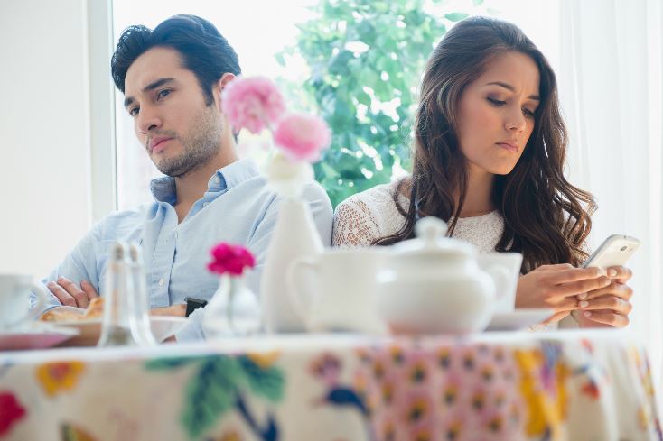 psicologa para adultos en valencia - Pareja triste