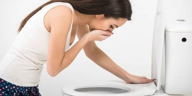 psicólogo para la bulimia en Valencia - chica vomitando