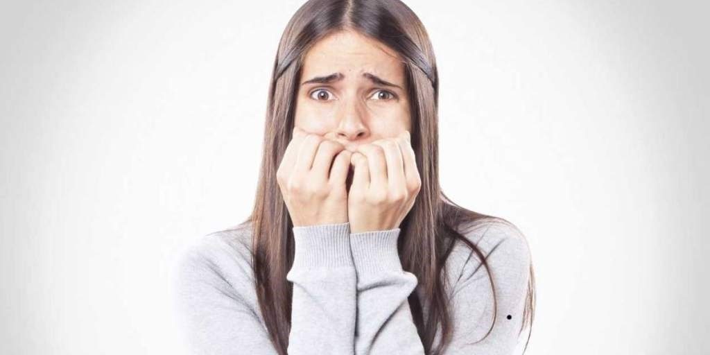 psicólogo para trastornos de ansiedad en Valencia - chica nerviosa
