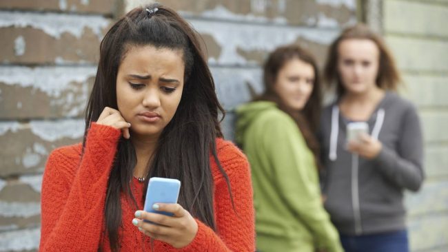 psicologa para problemas escolares en Valencia - acoso en adolescentes