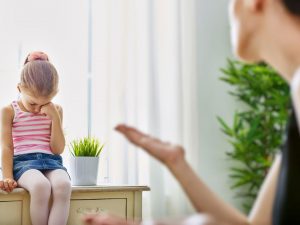 tratamiento para la baja autoestima en niños en Valencia - niña llorando