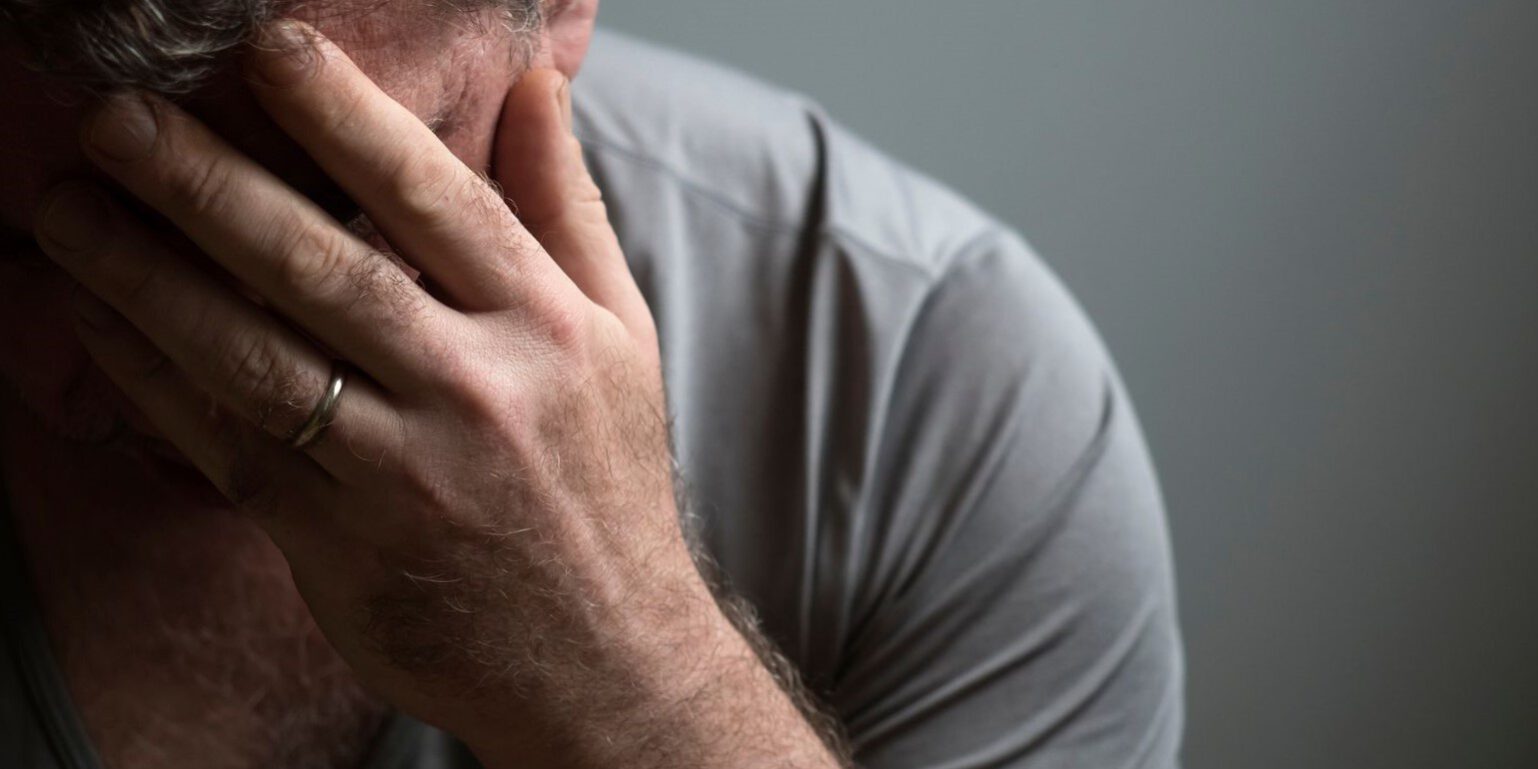 tratamiento para la depresión en Valencia – manos en la cara tratamiento para la depresión en Valencia - manos en la cara