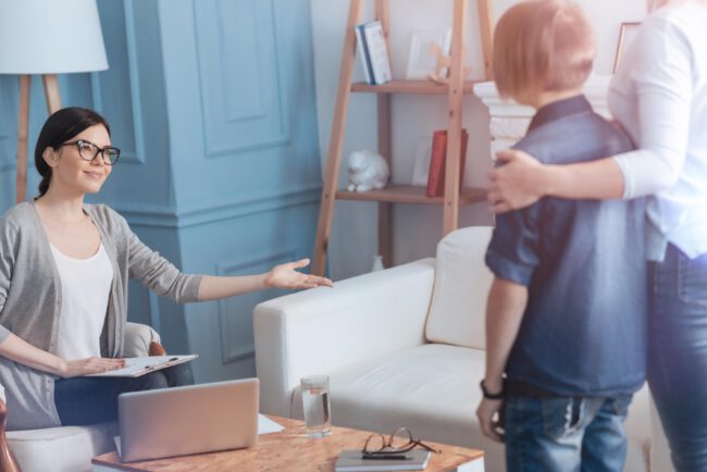 psicóloga infantil en Valencia - pared azul
