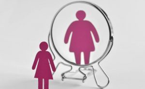 psicólogo para trastornos alimentarios en Valencia - mujer rosa