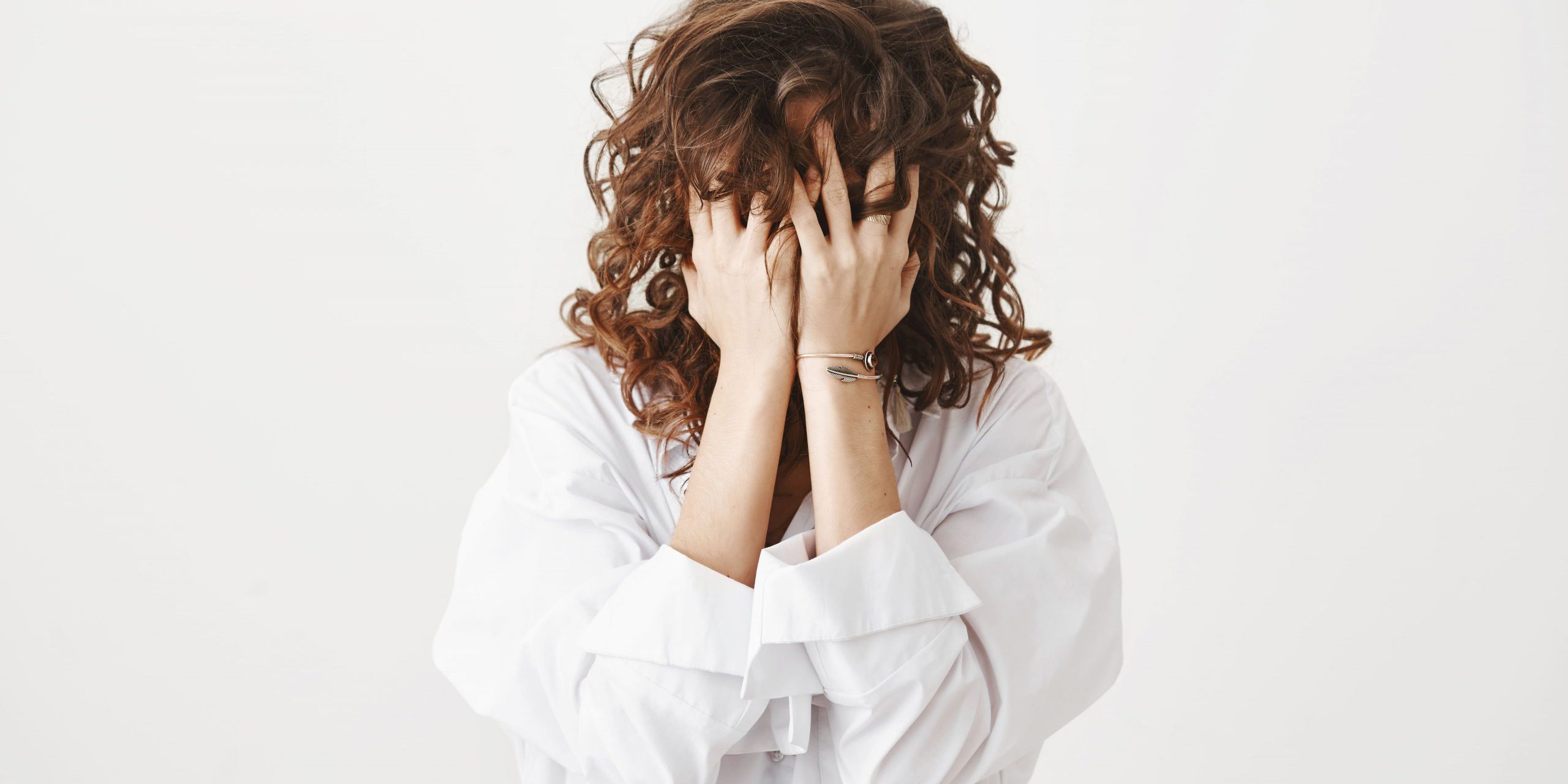 terapia para trastornos de ansiedad en Valencia – mujer desesperada terapia para trastornos de ansiedad en Valencia - mujer desesperada